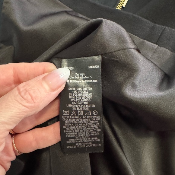 TED BAKER JUMANA Black sleeveless, peplum, zip up dress. Size 10 (TB 4) - Picture 8 of 9